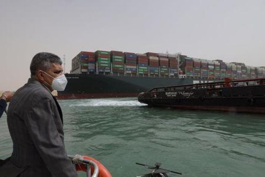 تراجع إيرادات قناة السويس بسبب هجمات البحر الأحمر