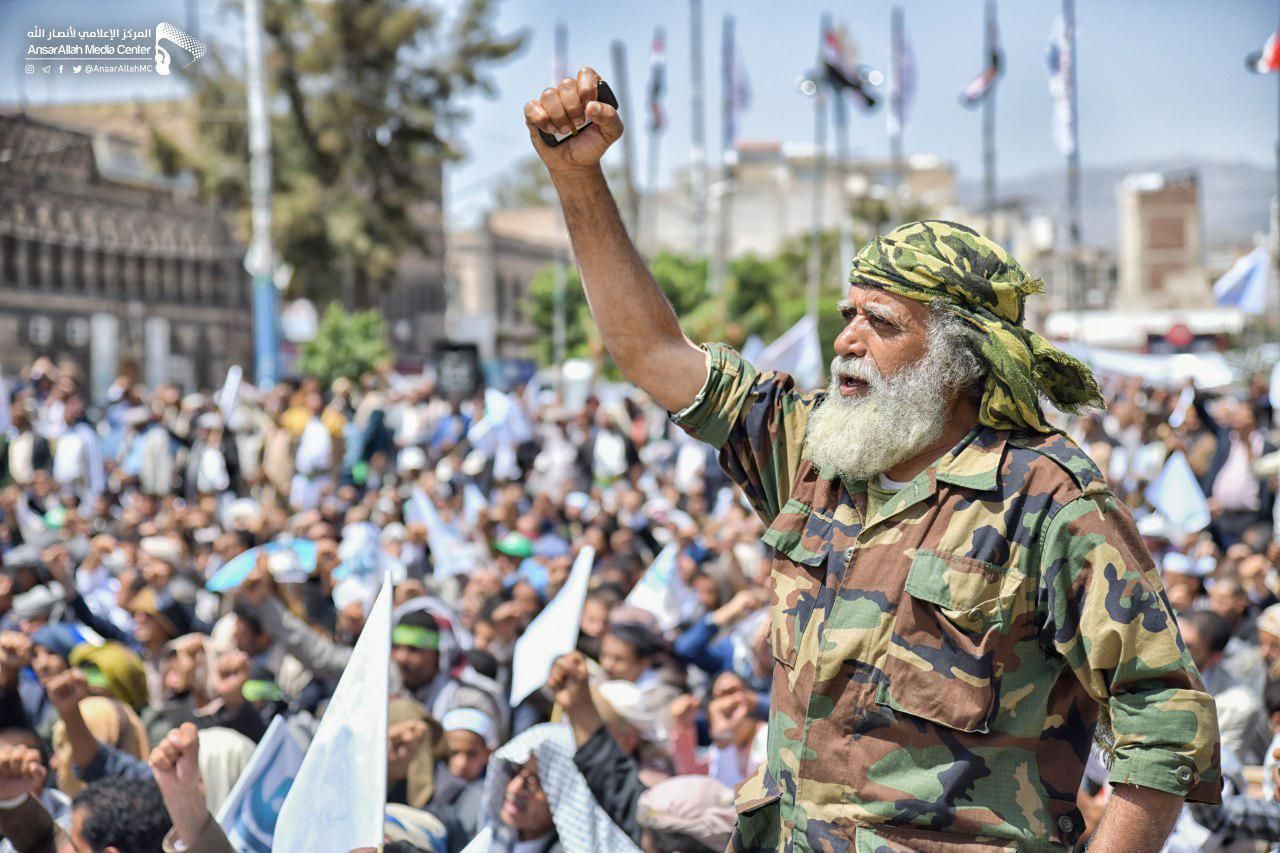 “لم تعد السعودية عدوا”… تغيّر خطاب الحوثيين تجاه الرياض مع الوساطة العُمانية (تقرير خاص)