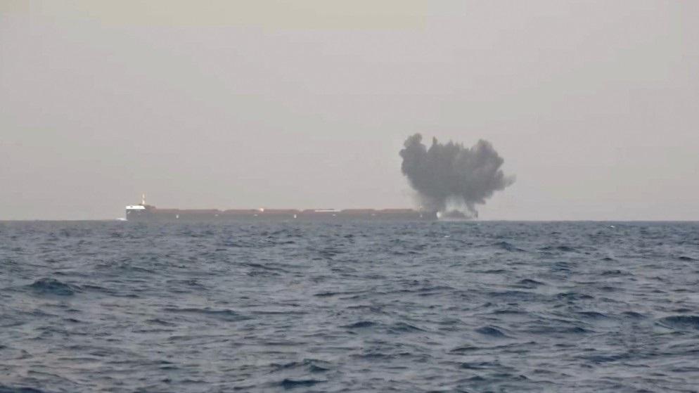 هجوم جديد يستهدف سفينة تجارية قبالة سواحل اليمن